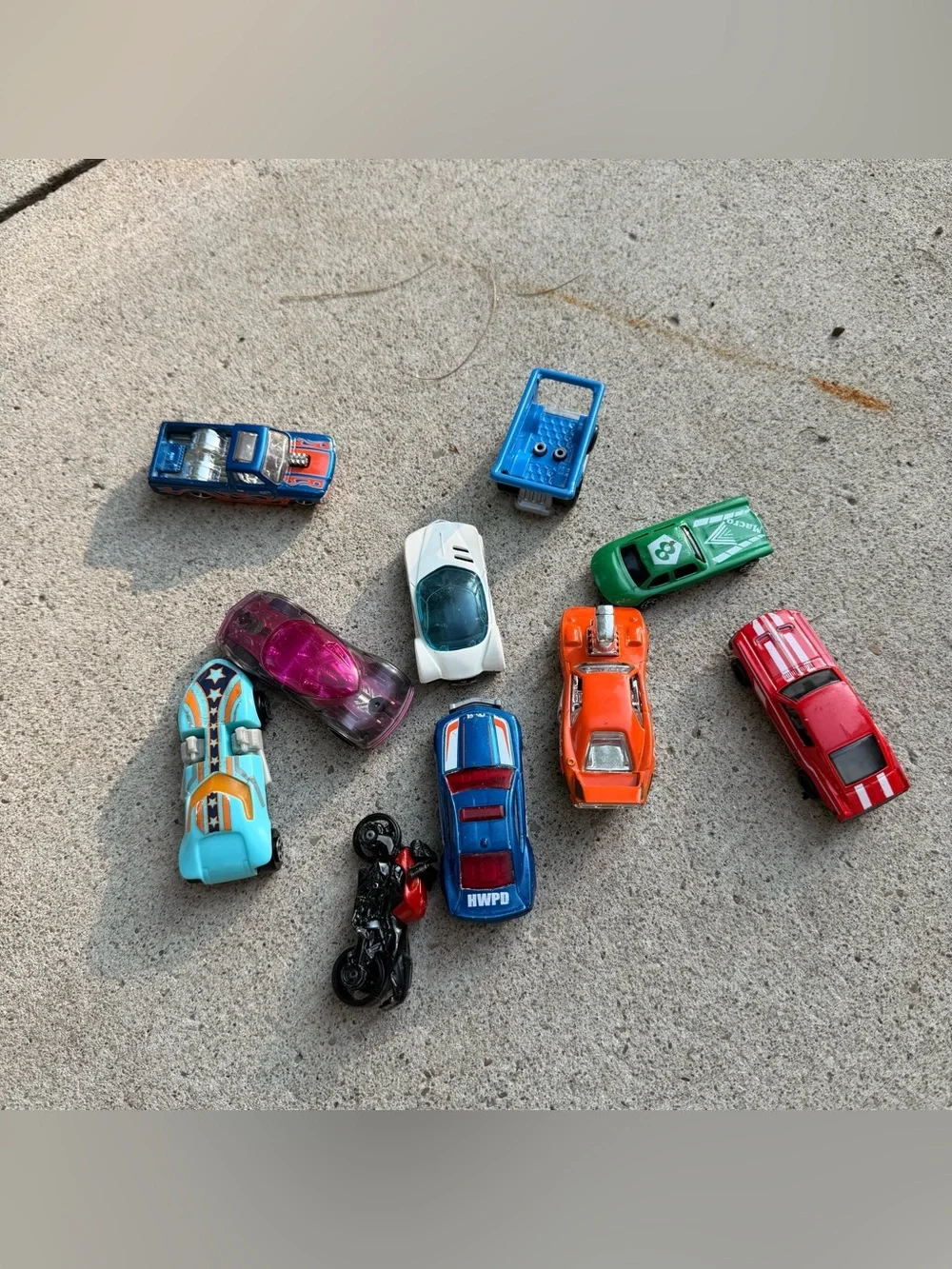 118pc Hot Wheels Diecast Toy Car Lot Loose Cars Mixed Vehicles Collectible Bulk